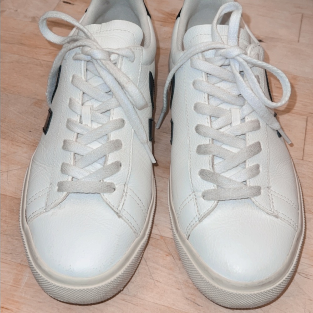 Veja White and Black Women's Sneakers size9 - Picture 4 of 9